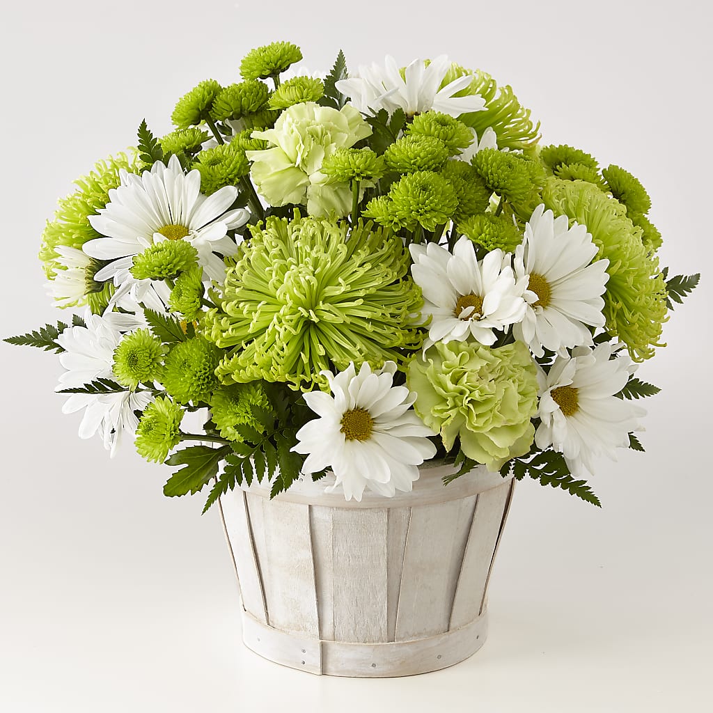 Lucky Charm Basket (Standard) – Maes Flower Shop, Ville Platte LA