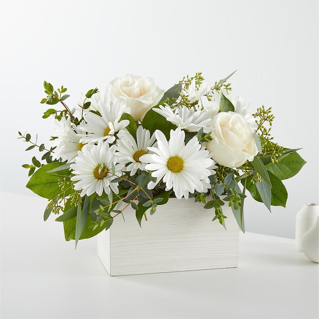 Fresh Linen Box Bouquet – Maes Flower Shop, Ville Platte LA