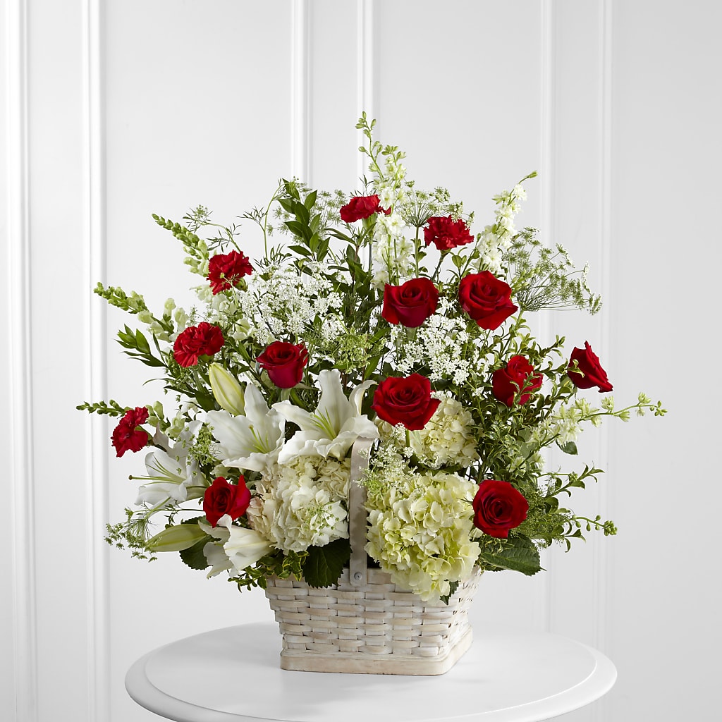 In Loving Memory Arrangement – Maes Flower Shop, Ville Platte LA
