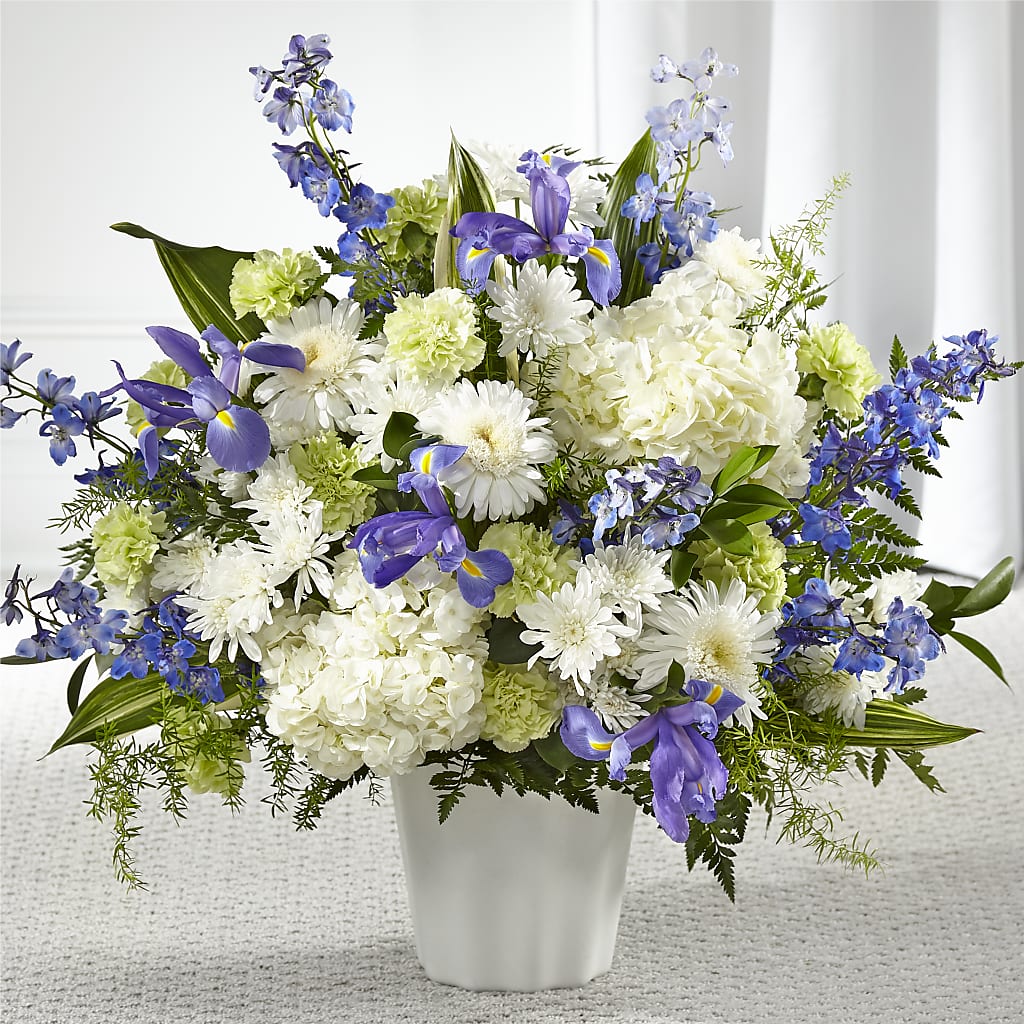 Soft Serenity Floor Basket – Maes Flower Shop, Ville Platte LA