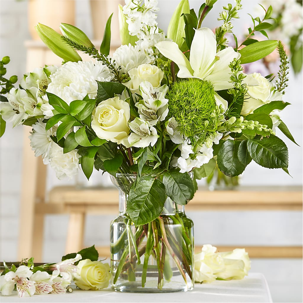 Classic Ivory – A Florist Original – Maes Flower Shop, Ville Platte LA