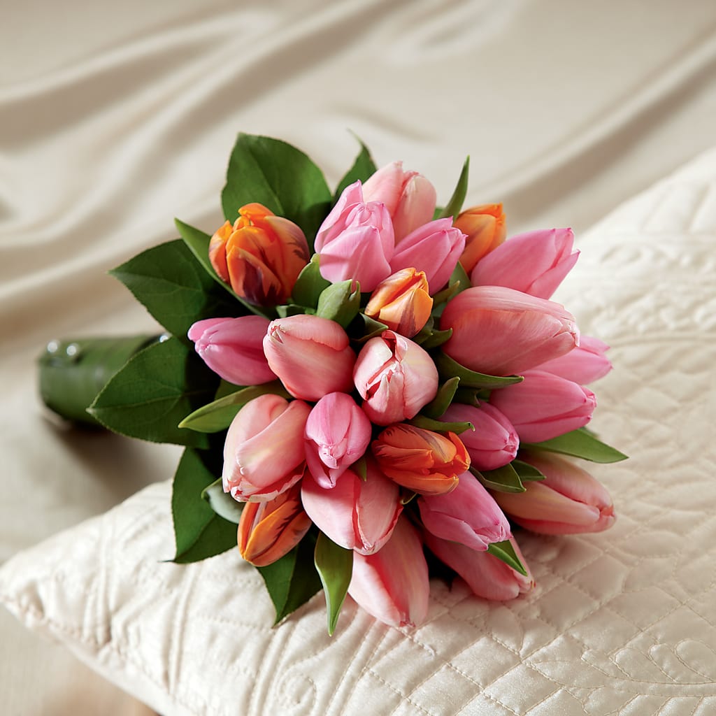 Embraceable Bouquet – Maes Flower Shop, Ville Platte LA