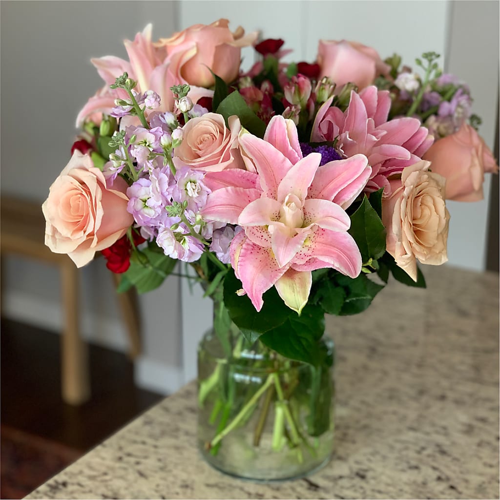 Romantique Bouquet –  Maes Flower Shop, Ville Platte LA