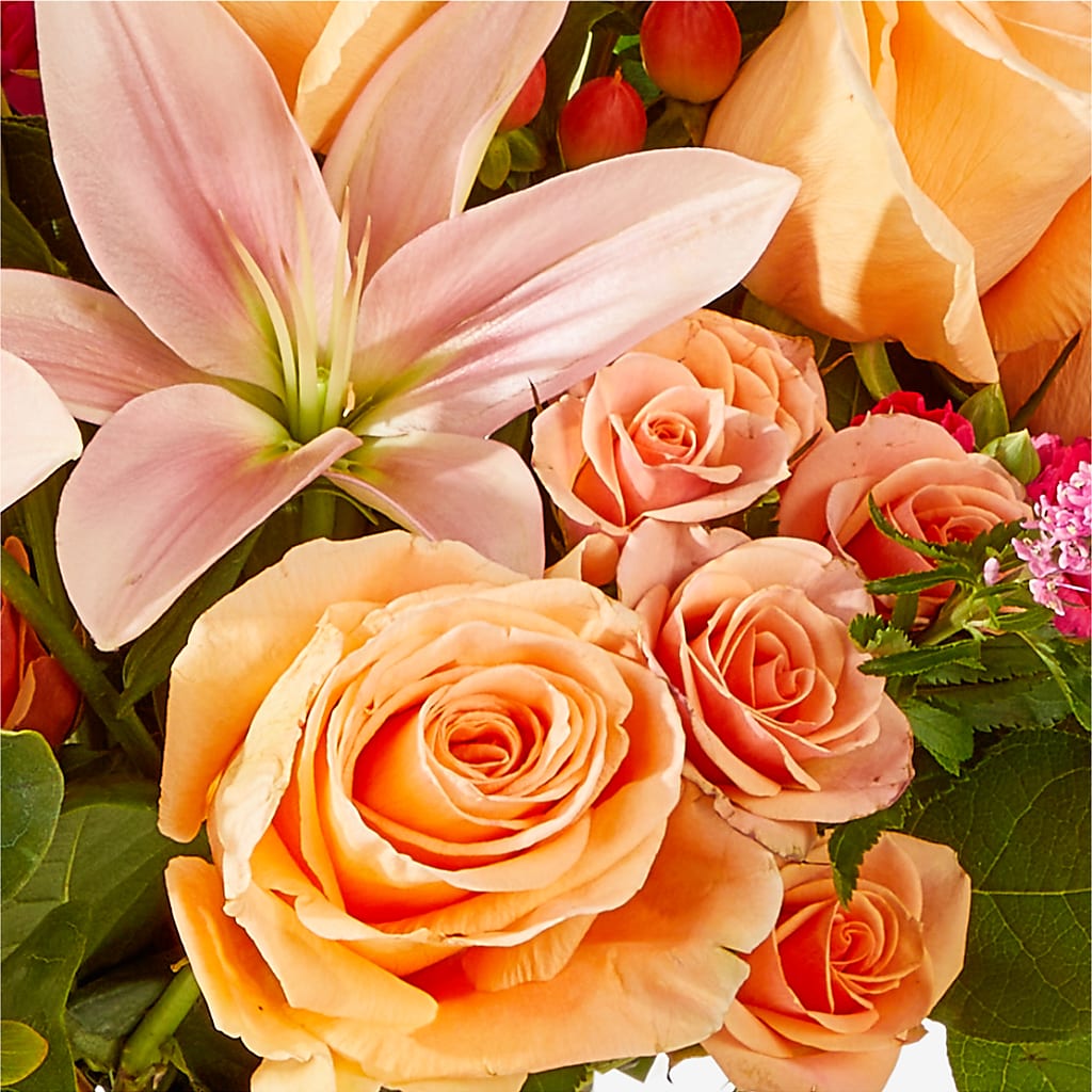 Bisous Bouquet –  Maes Flower Shop, Ville Platte LA