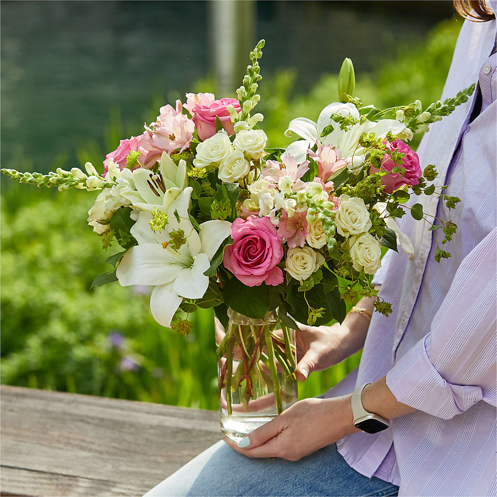 Fondly Bouquet –  Maes Flower Shop, Ville Platte LA